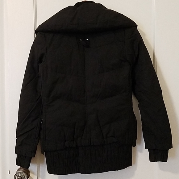 outerwear - Picture 2 of 8